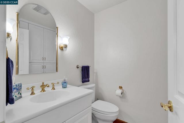 2032 Vanderslice Ave, Walnut Creek CA: https://media.crmls.org/mediaz/58f1dc8f-655e-48c5-9ec4-a171b741f4b7.jpg