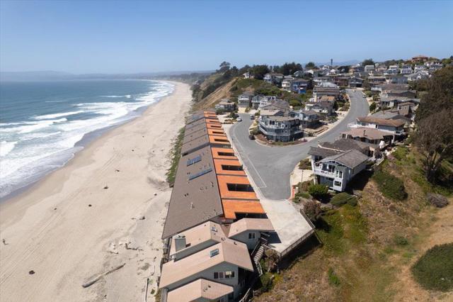 665 Sand Dollar Lane, Watsonville CA: https://media.crmls.org/mediaz/58f2469c-ccfc-43cf-8edb-95d12b95cf03.jpg