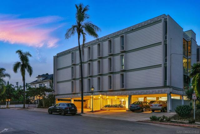 222 Quince St, San Diego CA: https://media.crmls.org/mediaz/58f2f3f7-c0eb-4101-9096-bad8772eef6f.jpg