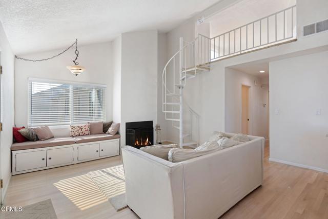 Detail Gallery Image 4 of 29 For 5125 W Wooley Rd #5,  Oxnard,  CA 93035 - 2 Beds | 2 Baths