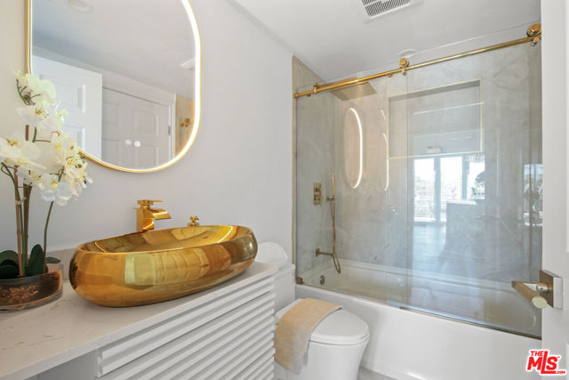 1902 Gates Avenue, Redondo Beach, California 90278, 3 Bedrooms Bedrooms, ,2 BathroomsBathrooms,Residential,Sold,Gates,25621447