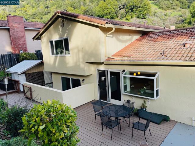 847 Maison Way, Richmond CA: https://media.crmls.org/mediaz/58f3ae32-2bf1-47d5-8d25-57f7ae0750e7.jpg