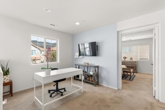 Detail Gallery Image 16 of 36 For 35461 Brown Galloway Ln, Fallbrook,  CA 92028 - 4 Beds | 3 Baths