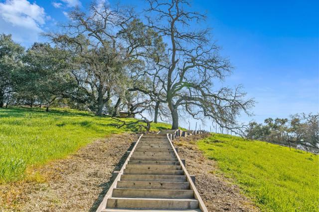 18290 Cochrane Road, Morgan Hill CA: https://media.crmls.org/mediaz/58f40e14-d509-4206-b773-6ed0faf1c9b5.jpg