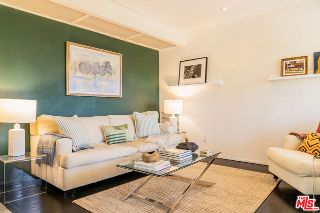 1 Colina Drive, Topanga CA: https://media.crmls.org/mediaz/58f4250e-3d6e-4065-b4f7-4042262cd7c7.jpg