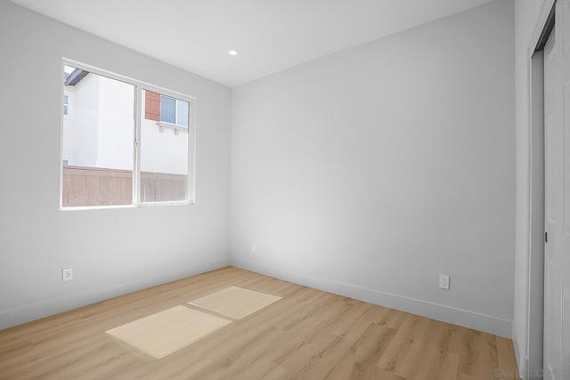 1120 Parkview Dr, Oceanside CA: https://media.crmls.org/mediaz/58f45019-402b-4b21-98ab-0d9ef94f559f.jpg