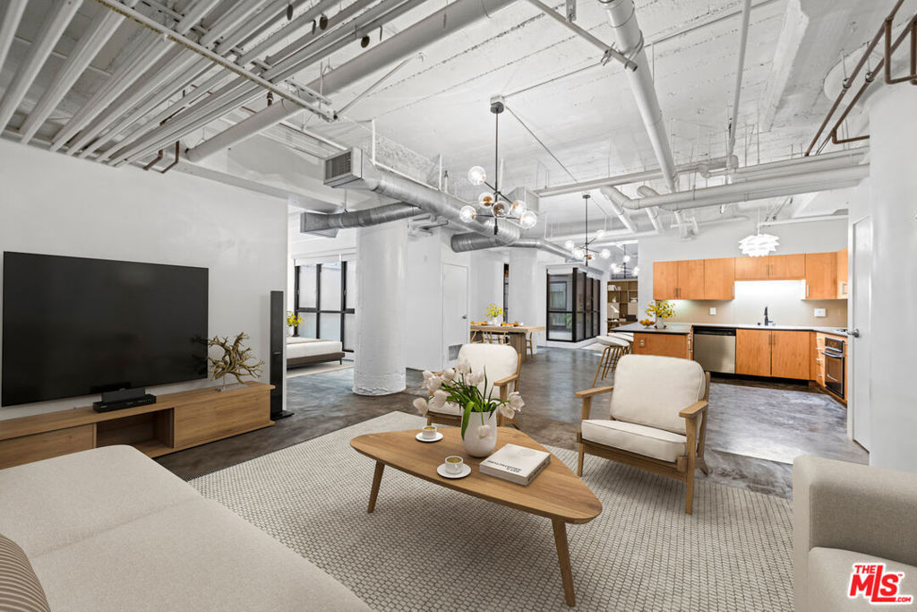 330 W 11th Street Unit C03