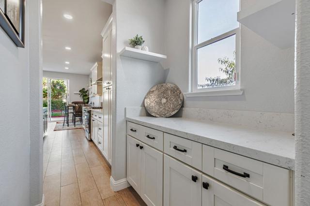 9565 Grande Drive, Gilroy CA: https://media.crmls.org/mediaz/58f522de-9d89-4130-8d0c-91df4b21ebc4.jpg