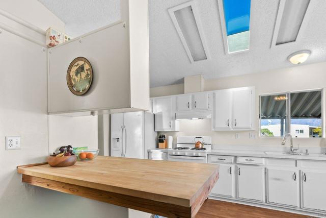 Detail Gallery Image 13 of 30 For 13162 Highway 8 Business #200,  El Cajon,  CA 92021 - 2 Beds | 2 Baths