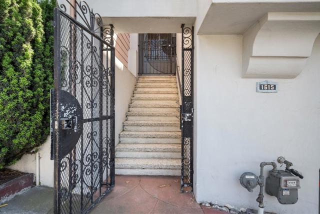1615 La Salle Avenue, San Francisco CA: https://media.crmls.org/mediaz/58f5de6c-a4ba-4f6d-8e5d-508686abc004.jpg