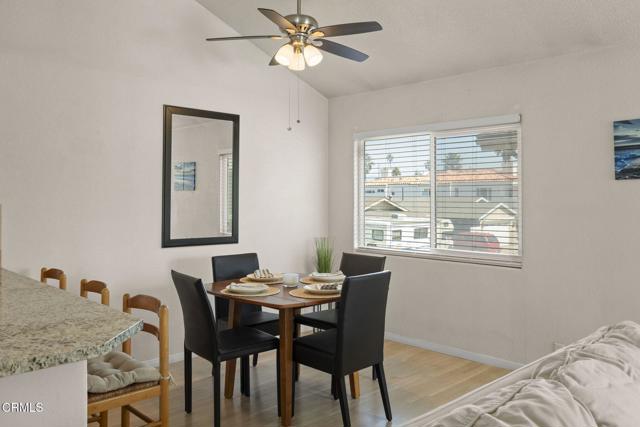 Detail Gallery Image 10 of 44 For 5125 Wooley Rd #5,  Oxnard,  CA 93035 - 2 Beds | 2 Baths