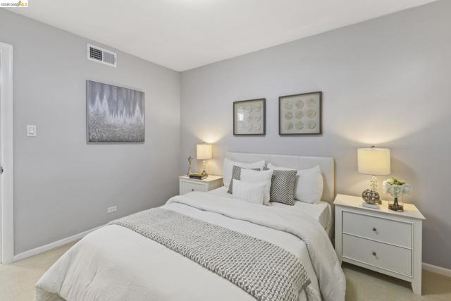 Image 18 of 30 For 64 Valencia Rd