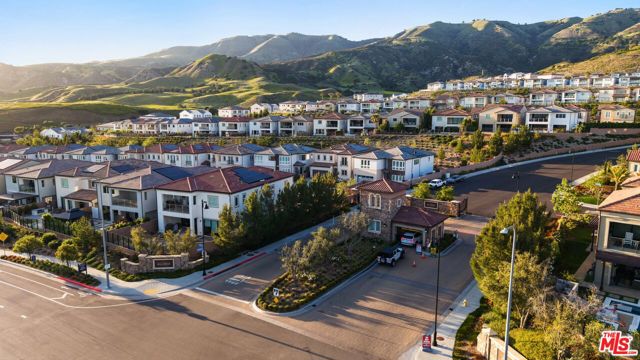 20643 W Wood Rose Court, Porter Ranch CA: https://media.crmls.org/mediaz/58f69399-9bfd-4cbc-8443-edee67cedc6e.jpg