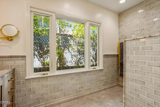 Detail Gallery Image 23 of 46 For 2066 Garfias Dr, Pasadena,  CA 91104 - 2 Beds | 2/1 Baths