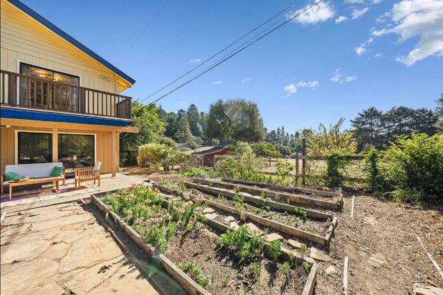 175 Merry Lane, Aptos CA: https://media.crmls.org/mediaz/58f75a9b-b856-4312-9b4a-8c070f102398.jpg