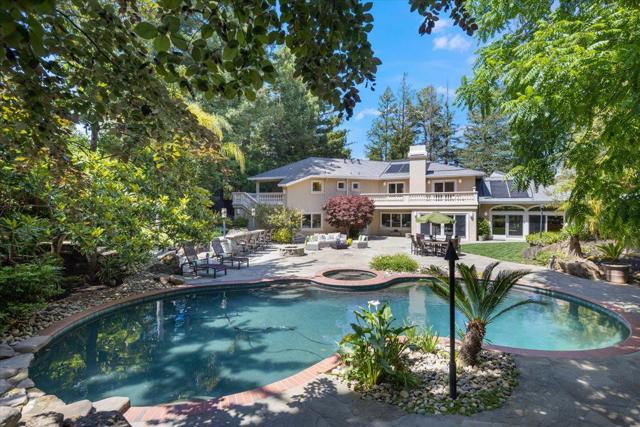 801 Eucalyptus Avenue, Hillsborough CA: https://media.crmls.org/mediaz/58f88797-8223-4aa3-96d2-84052434362e.jpg