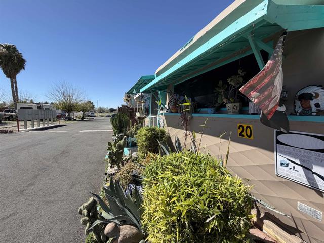 Detail Gallery Image 3 of 26 For 2150 S San Jacinto Ave Spc 20,  San Jacinto,  CA 92583 - 1 Beds | 1 Baths