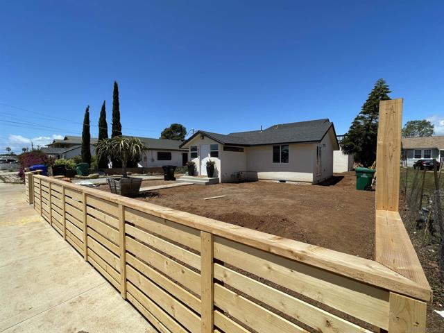 1656 Evergreen Ave, San Diego CA: https://media.crmls.org/mediaz/58f94c99-c16b-4e78-910c-157d5a17b0aa.jpg