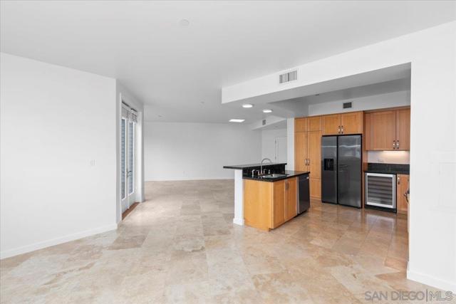 5490 La Jolla Blvd, La Jolla CA: https://media.crmls.org/mediaz/58f951b5-5021-404f-b2e8-4e1e7fc6cbd1.jpg