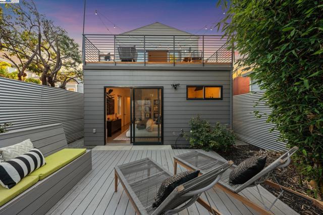 730 HENRY STREET, Oakland CA: https://media.crmls.org/mediaz/58f96fdf-8eda-4bae-9840-d243cd83f98e.jpg