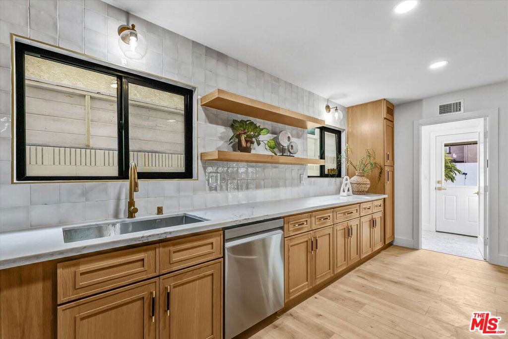 MLS #25625647 image #14