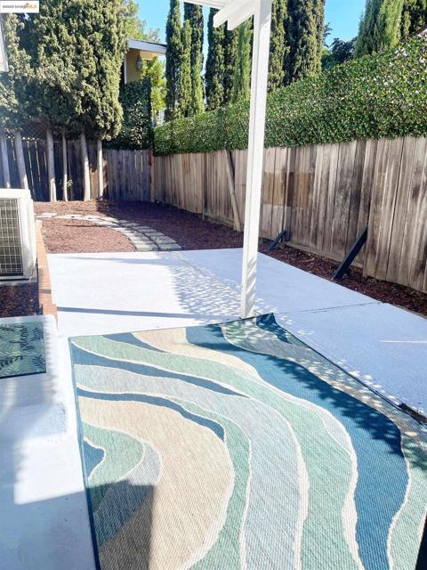 1660 Jenkinson Drive, Concord CA: https://media.crmls.org/mediaz/58fb38ce-23c9-4f8b-a03d-18ab586721f8.jpg