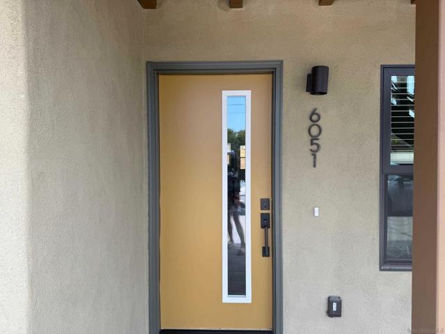 6051 La Jolla Hermosa Ave, La Jolla CA: https://media.crmls.org/mediaz/58fb3a92-7f14-4da8-ab8f-a3715881b5fd.jpg
