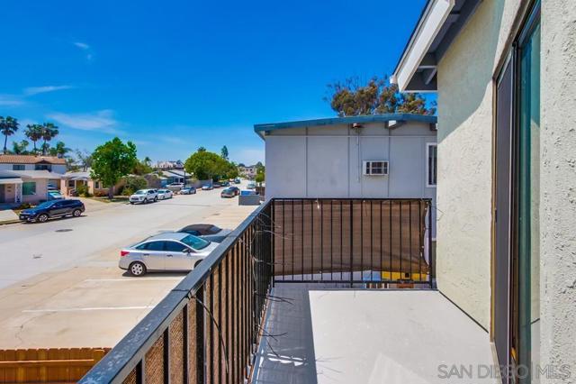 4527 Contour Blvd., San Diego CA: https://media.crmls.org/mediaz/58fb9b60-a910-42e6-a91a-9c183903dc57.jpg