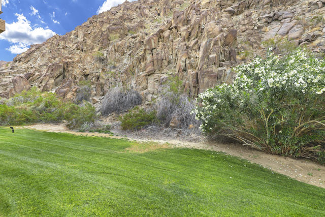 Image 18 of 30 For 78225 Cortez Lane 185