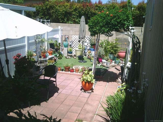 1401 El Norte Parkway, San Marcos CA: https://media.crmls.org/mediaz/58fbcce0-d4a6-44b4-9380-e04d35885058.jpg