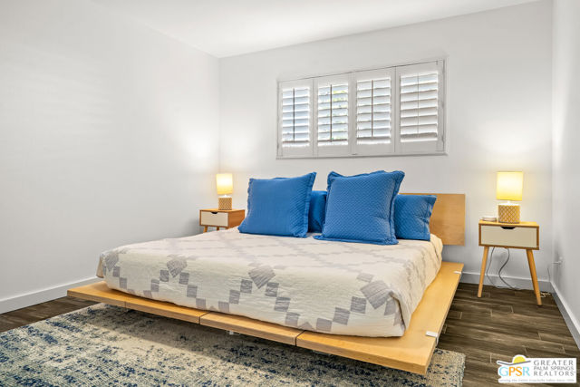 2180 S Palm Canyon Drive, Palm Springs CA: https://media.crmls.org/mediaz/58fd37da-de3b-42e0-b98e-43b72703e1eb.jpg