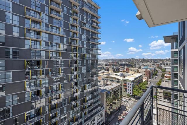425 W Beech St, San Diego CA: https://media.crmls.org/mediaz/58fe01a1-485b-4d6e-a154-6dddd7adcb31.jpg