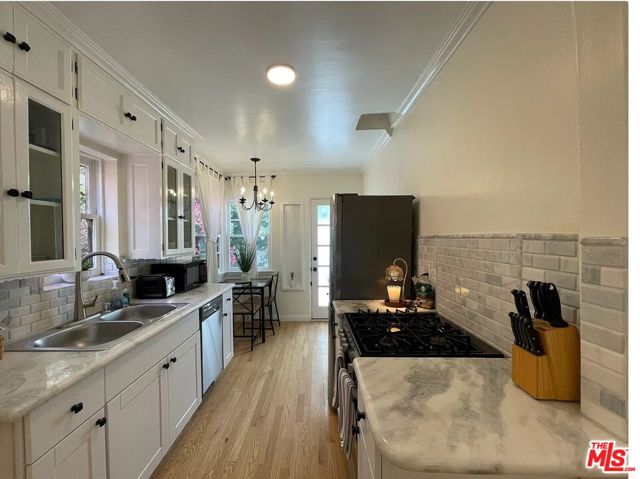 1144 15th Street, Santa Monica CA: https://media.crmls.org/mediaz/58fe4583-52d8-486e-bad0-325c4903a20f.jpg