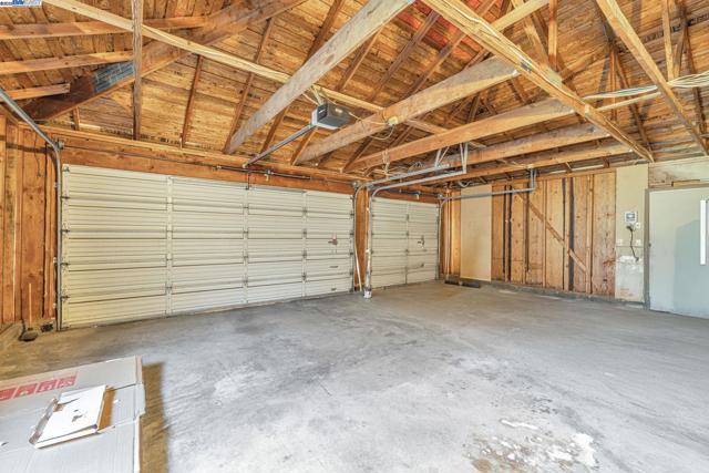 1070 Porter Dr, Roseville CA: https://media.crmls.org/mediaz/58fe548d-28c2-4f88-9b41-ba08f1415986.jpg