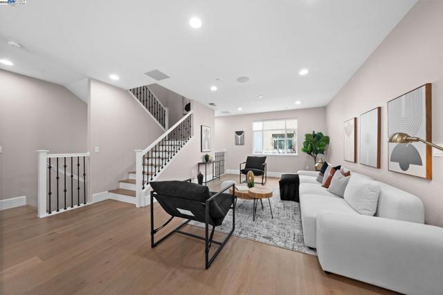 5223 S Esprit Loop, Dublin CA: https://media.crmls.org/mediaz/58fe679d-6f8f-4b8f-a4f6-6203616e392d.jpg