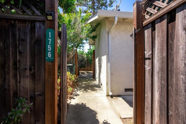 17541756 Plaza Court, Mountain View CA: https://media.crmls.org/mediaz/58fe7bba-daf4-42a8-b27a-df763c05753d.jpg