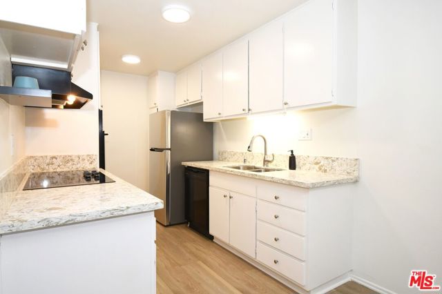 5900 Canterbury Drive, A102 photo 8