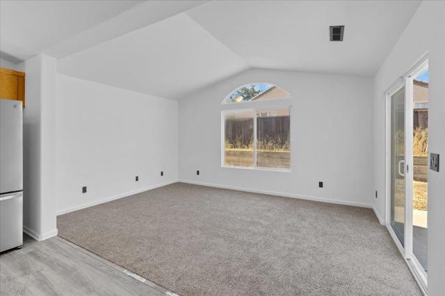 1250 Greenleaf Loop, Greenfield CA: https://media.crmls.org/mediaz/58fea100-6c54-433c-b210-da3cb17e4491.jpg