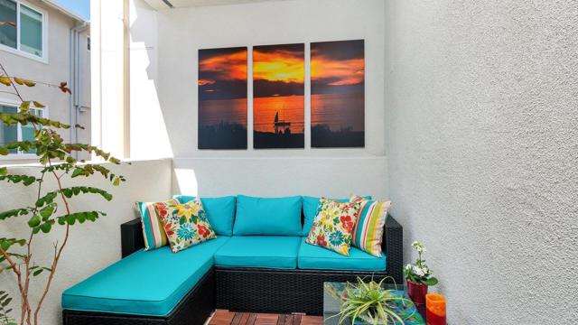 6108 Colt Place, Carlsbad CA: https://media.crmls.org/mediaz/58ff6d07-cf1b-411c-965c-6169b11c852b.jpg