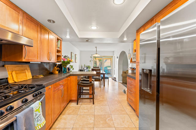49327 Eisenhower Drive, Indio CA: https://media.crmls.org/mediaz/58ffb4a8-b6e8-41ff-bc46-d95c74a564fa.jpg
