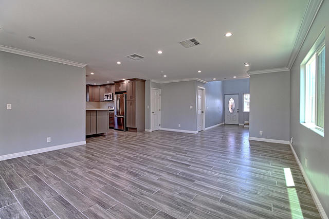 159 S Hayes Avenue, Oxnard CA: https://media.crmls.org/mediaz/58ffbf22-2107-491d-a883-c943210f440d.jpg