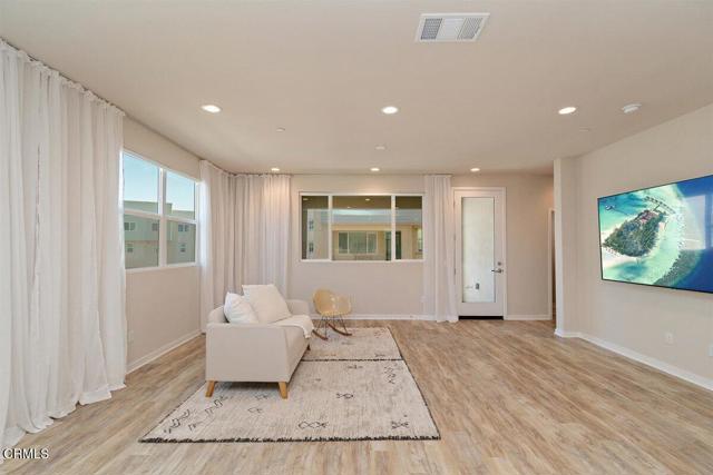 Detail Gallery Image 7 of 27 For 723 Heritage Ln, Upland,  CA 91784 - 2 Beds | 3/1 Baths