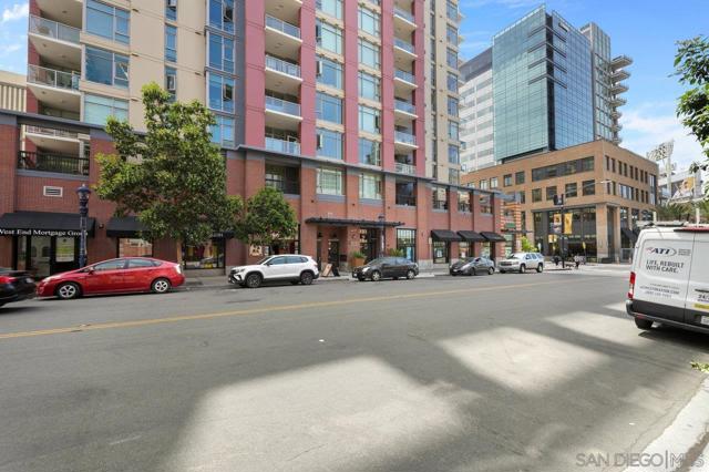 427 9th Ave., San Diego CA: https://media.crmls.org/mediaz/590004d8-52bf-4f2a-94e8-847dbecd0260.jpg