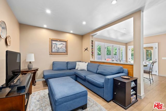 16241 W Meadow Ridge Way, Encino CA: https://media.crmls.org/mediaz/59022b67-e15a-4ee2-92aa-0bfcb15f57aa.jpg