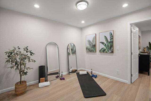 586 Burgoyne Street, Mountain View CA: https://media.crmls.org/mediaz/59022f44-1911-4dc0-92f8-6f3c28b5baec.jpg