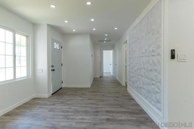1610 Dumar Ave, El Cajon CA: https://media.crmls.org/mediaz/590325b7-361b-482c-90cc-def9c22252e4.jpg