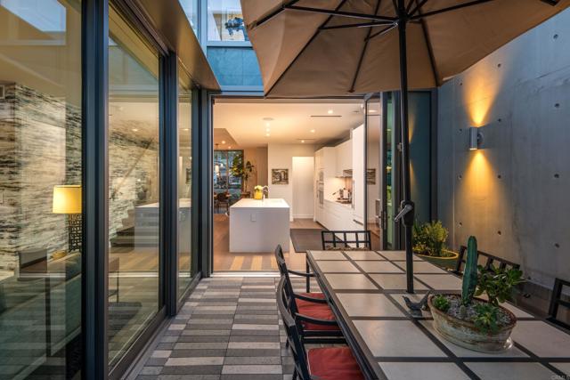 Detail Gallery Image 9 of 37 For 589 Palm St, San Diego,  CA 92103 - 2 Beds | 2/1 Baths