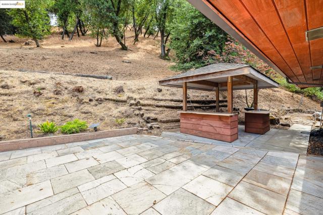 5201 Alhambra Valley Rd, Martinez CA: https://media.crmls.org/mediaz/5905254f-fe11-466f-b629-6a16f03d11e2.jpg