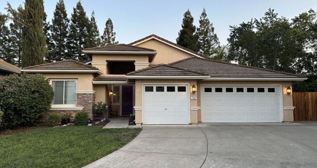 764 Densmore Court, Folsom CA: https://media.crmls.org/mediaz/59061726-6c70-403f-b675-877f60fea3f1.jpg