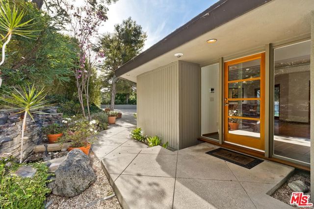 4463 Bergamo Drive photo 2